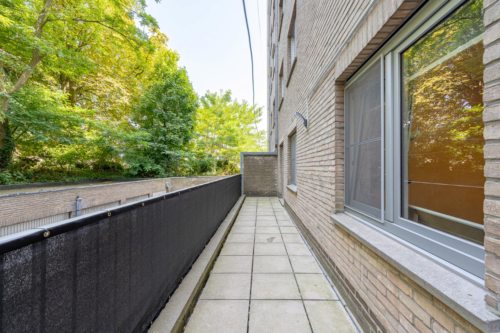 Recently renovated apartment with 3 bedrooms, 2 terraces, and garage in a central location with easy access in Roeselare. - photo 4