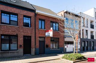 Instapklare gezinswoning met 3 slaapkamers en zonnige stadstuin. Op een centrale ligging bevindt zich deze verrassend ruime en instapklare woning...