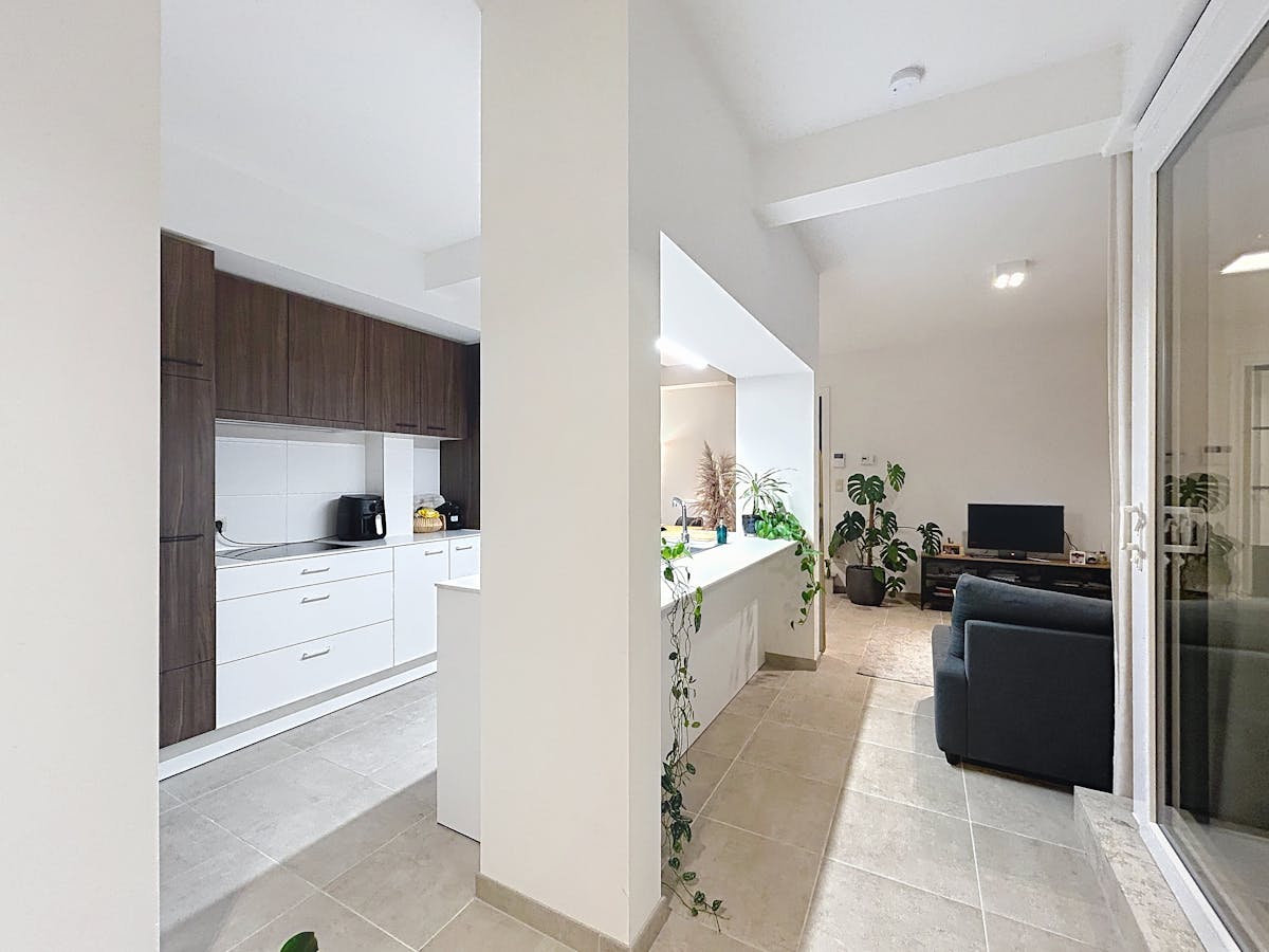 Charmant appartement de 2 chambres à louer dans le centre de Courtrai - photo 5