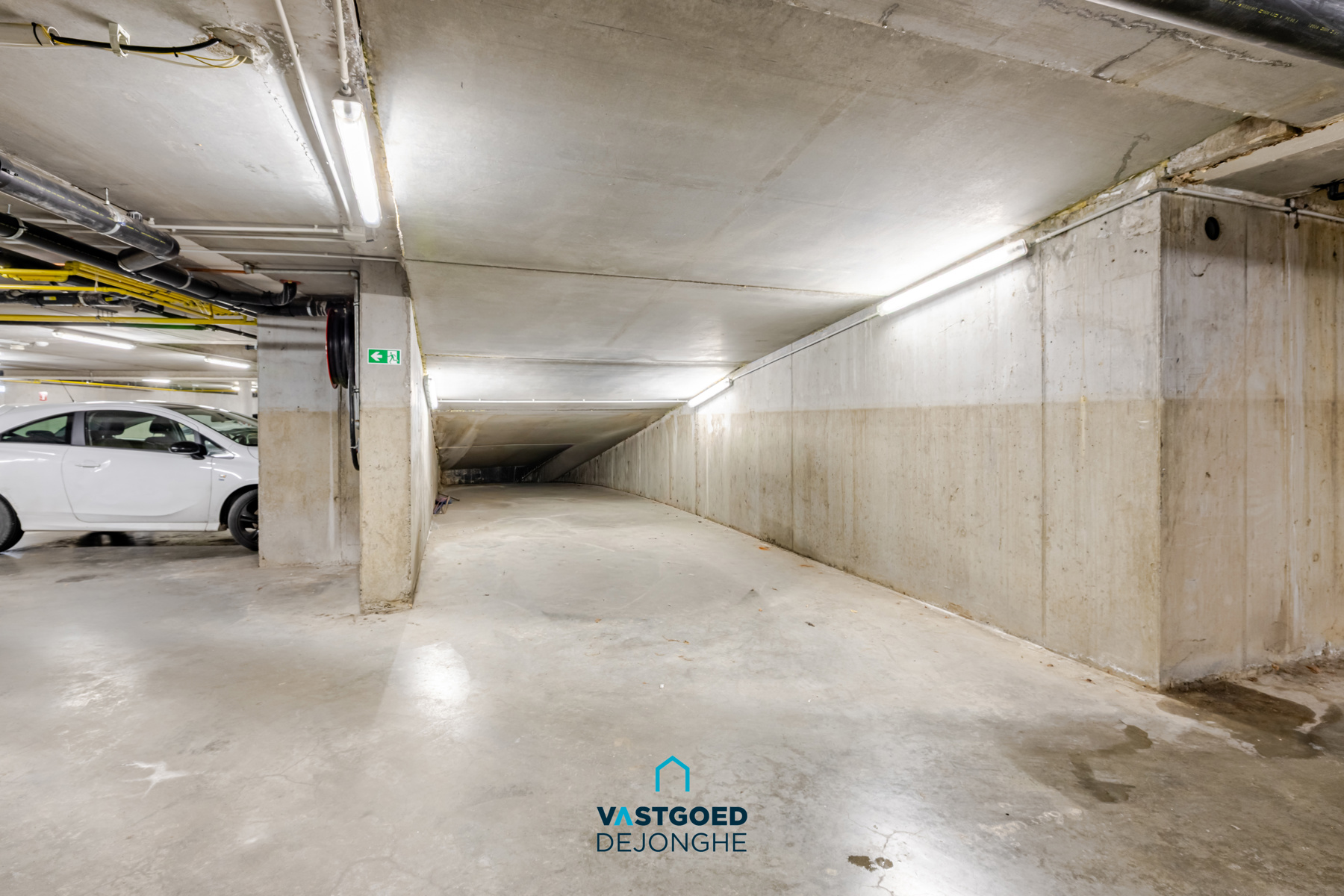 Autostaanplaats in het centrum van Nazareth - foto 3