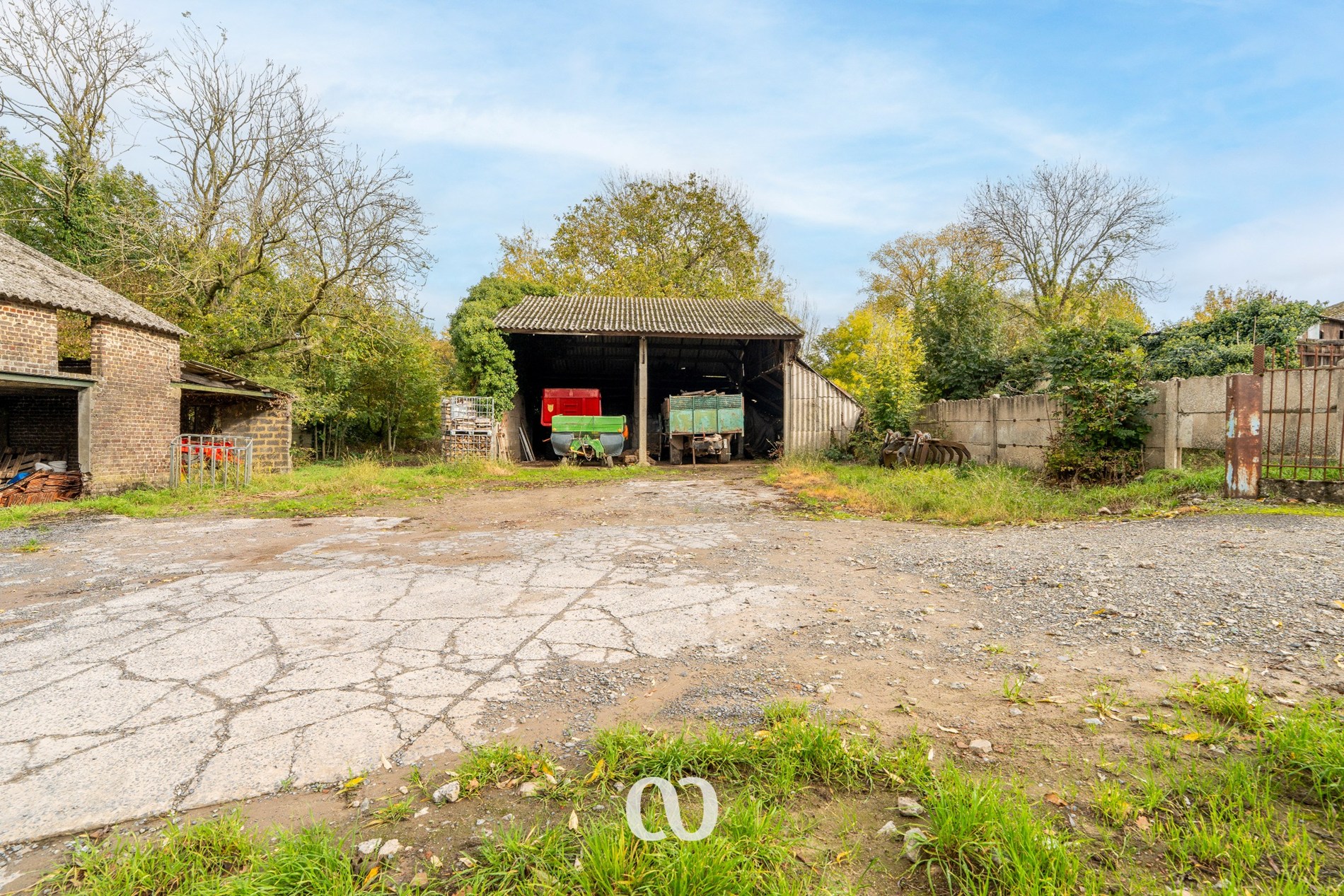 Beautifully located building plot suitable for 1 or 2 detached houses - photo 5