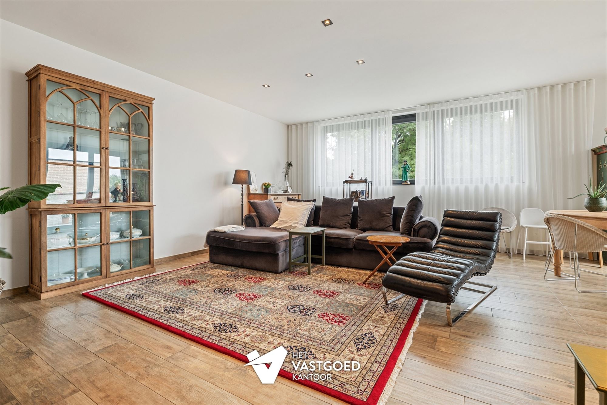 PRACHTIGE, RUIME PENTHOUSE MET 3 KAMERS IN CENTRUM - foto 4