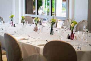 Ben je op zoek naar een rendabele investering of droom je ervan om zelf evenementen te organiseren? Deze prachtige feestzaal in Waregem biedt...