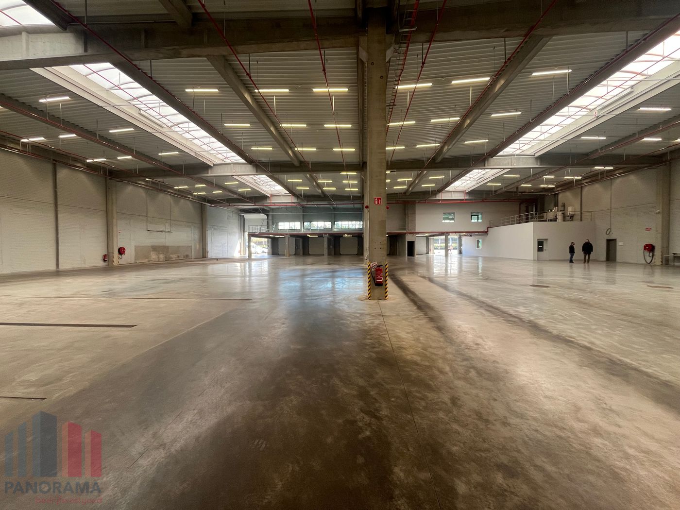 Entrepôt de 6 543 m² avec quai de chargement à louer le long de l'E17 - photo 3