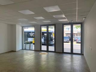 immo DAVID stelt voor: handelsruimte met polyvalente bovenruimteIn het hart van Zellik te huur: een veelzijdige handelsruimte op het gelijkvloers én...