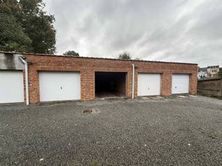 Garage for rent in Berchem-Sainte-Agathe