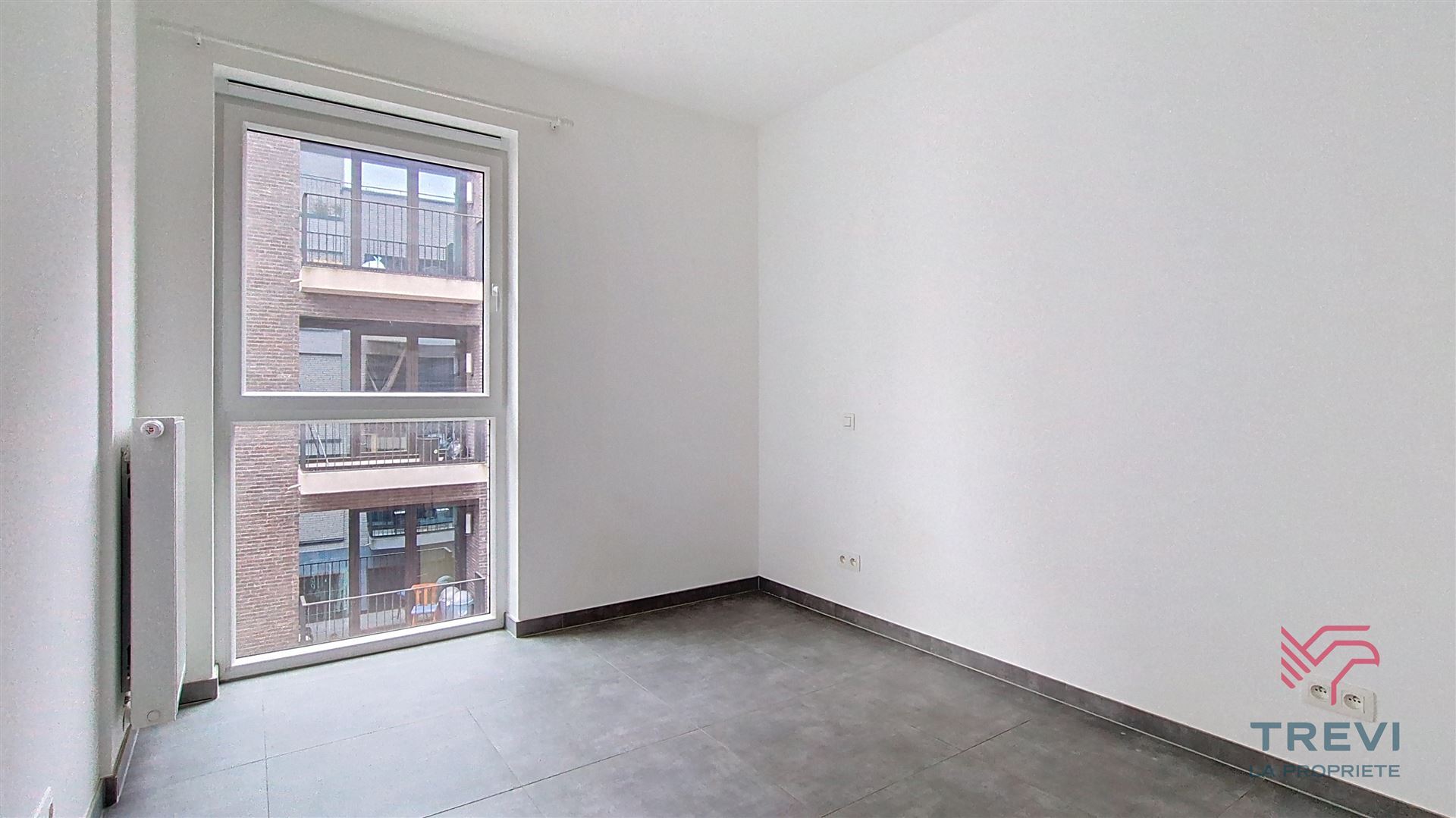 Appartement te huur in Charleroi met 1 slaapkamer - foto 4