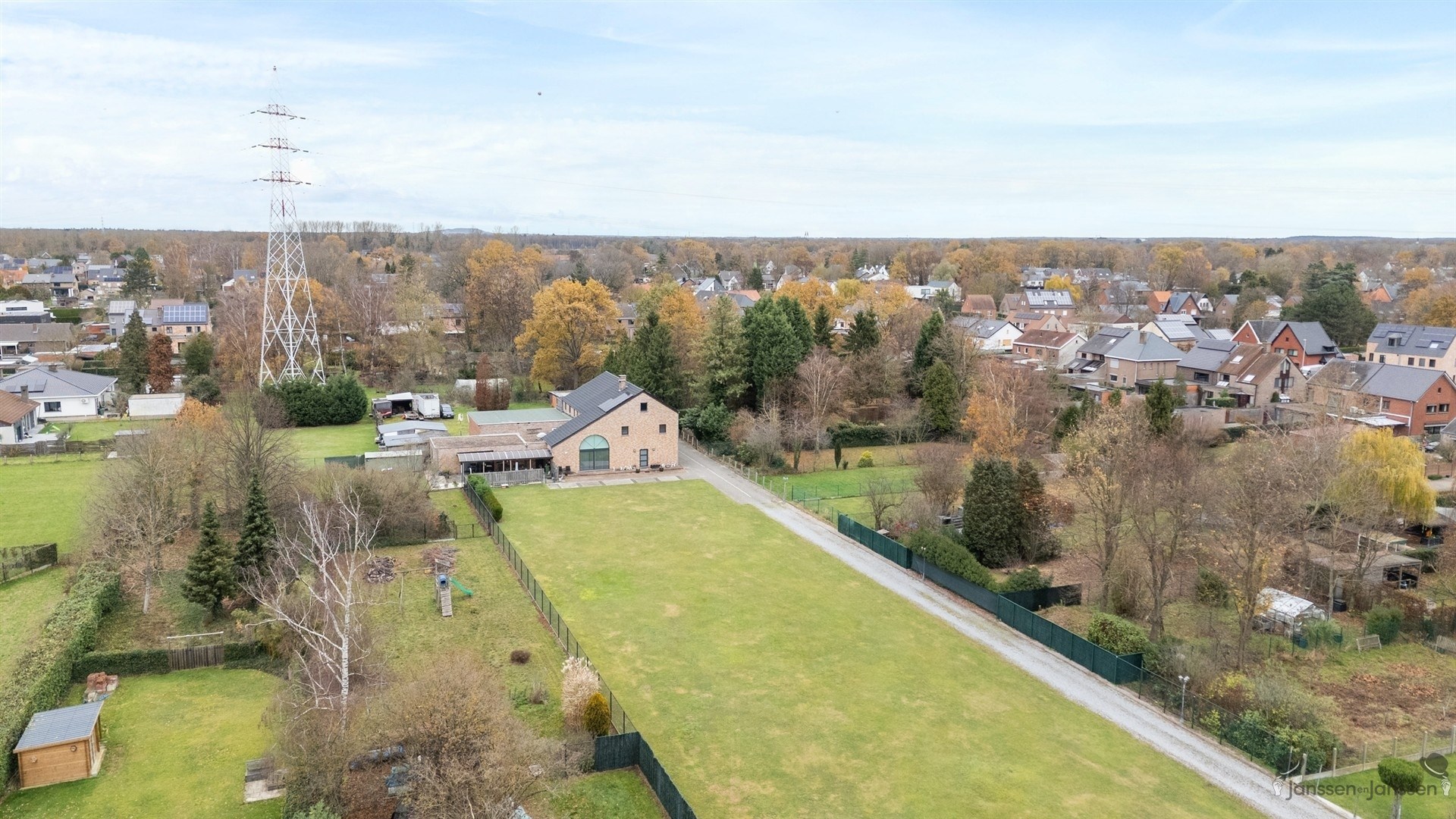 Uitzonderlijke villa met duplex-appartement op ca. 70 are met ontwikkelingspotentieel te Kuringen (Hasselt) - foto 1