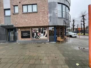 Handelspand te huur op toplocatie in het centrum van BerlaarOp zoek naar een zichtbare en strategisch gelegen commerciële ruimte? Dit handelspand,...