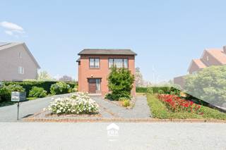 Nabij het centrum van Neeroeteren bevindt zich deze charmante open bebouwing. Met een ruime bewoonbare oppervlakte biedt deze woning ruimte voor...