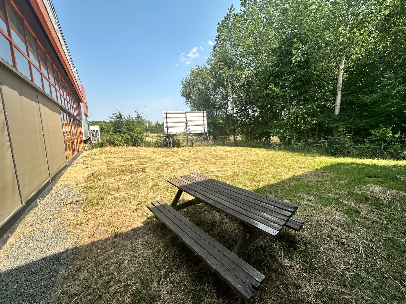 Functioneel magazijn met kantoor te huur – 1.800 m² magazijnruimte - foto 5