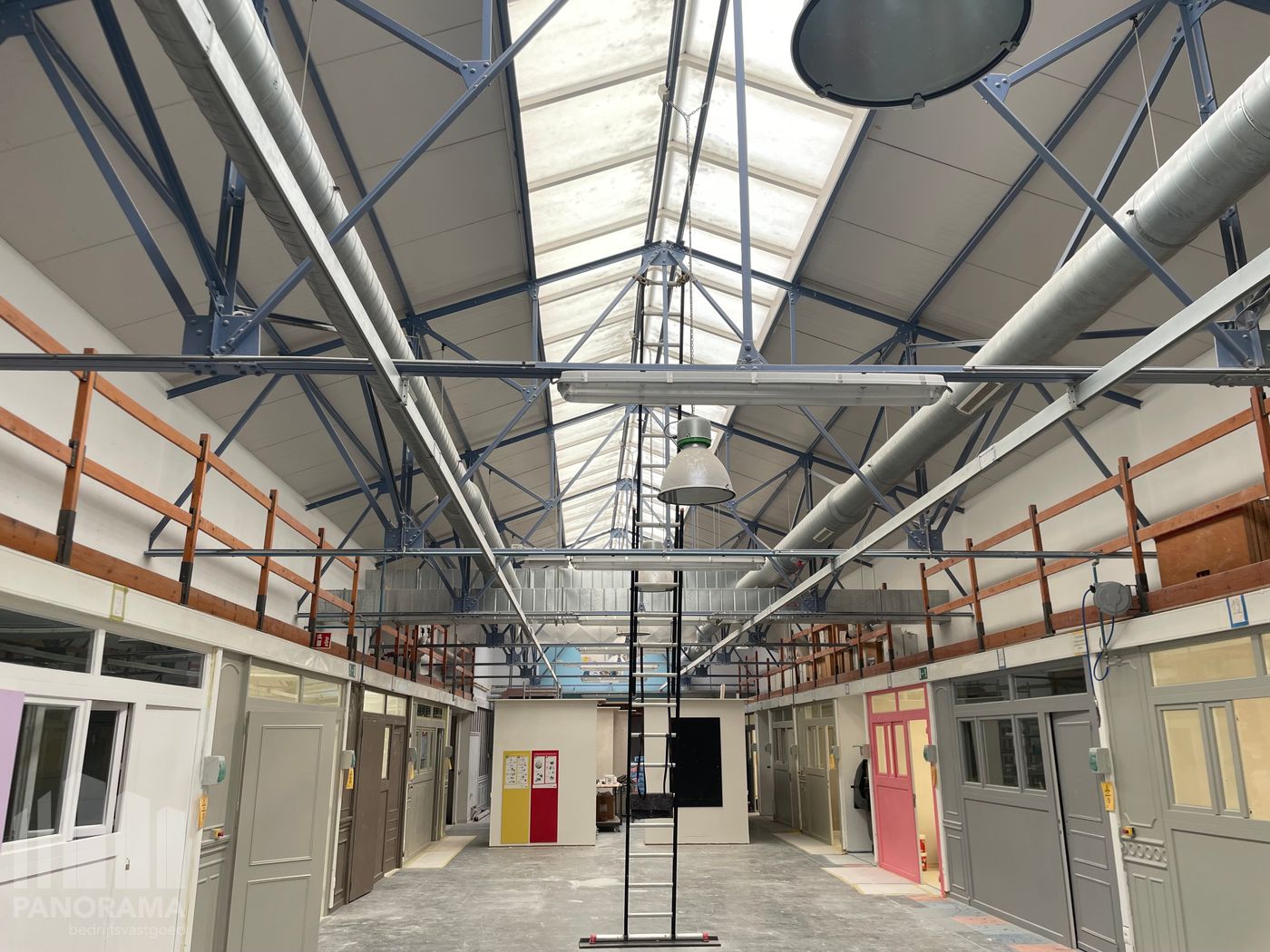 Veelzijdig bedrijfsgebouw met magazijnen, werkplaatsen en goederenlift in Roeselare - foto 5