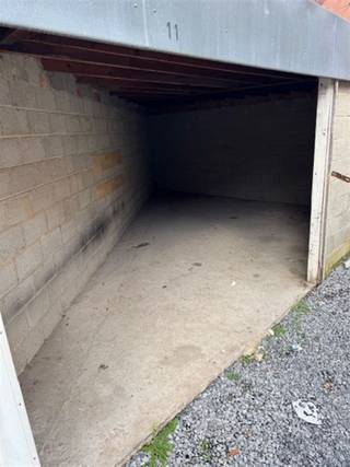 Broodstraat 14, in het centrum gelegen garagebox (nr 11). Vrij: 01/03/2026...