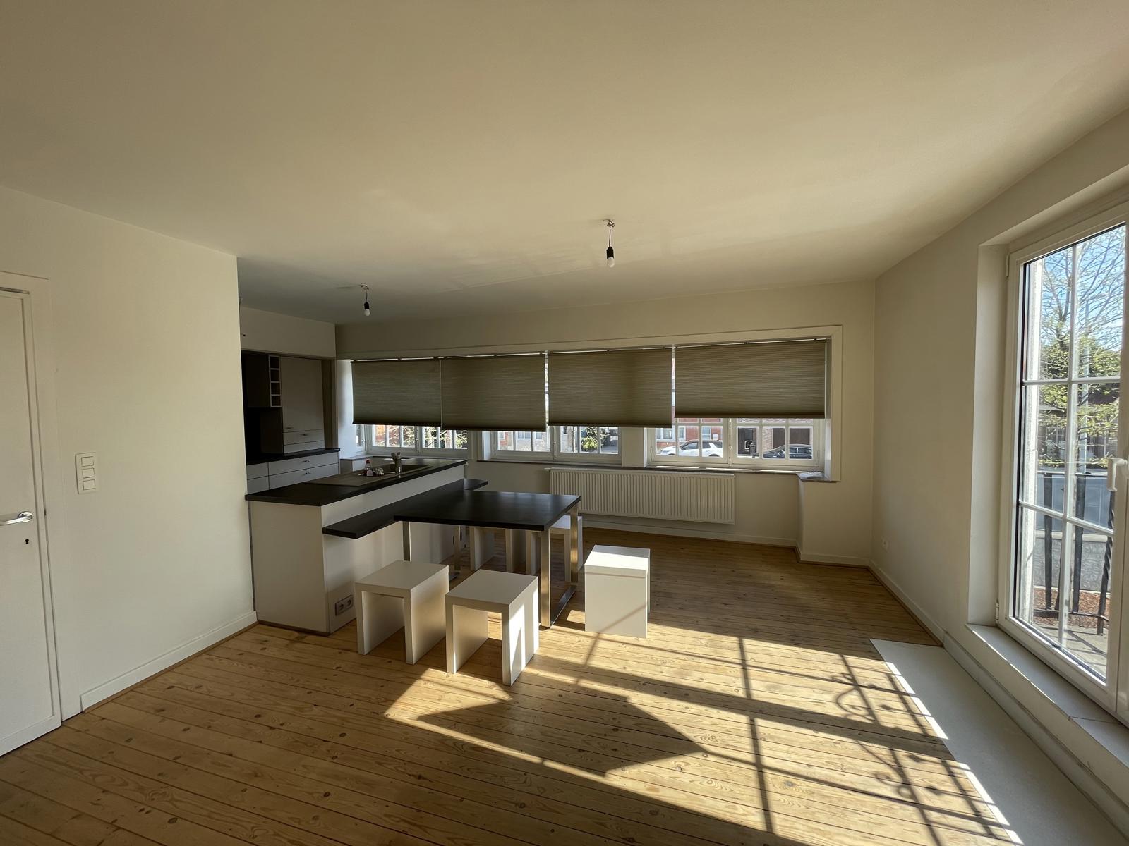 AALST - Gerenoveerd duplexappartement vlakbij het centrum. - foto 2