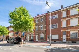 Deze leuke woning is bijzonder goed gelegen op wandelafstand van het centrum van Leuven en nabij het station, Park Belle-Vue, scholen,...