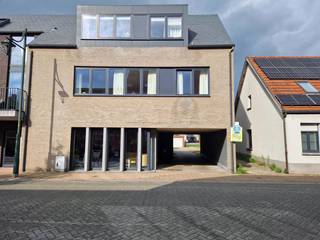 Afgesloten garagebox in centrum Arendonk.Huurprijs: €70,00 per maand.Beschikbaarheid: Onmiddellijk...