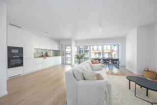  * Dit gerenoveerd drie slaapkamer is gelegen langs de Alfons Pieterslaan te Oostende. * Het appartement is gelegen op de 2e verdieping. * In 2025...