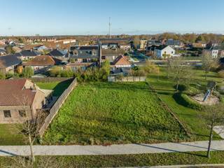 Dit prachtig oost-georiënteerd perceel bouwgrond is bijzonder goed gelegen in een mooie, residentiële wijk in Berendrecht. Hoewel het stuk grond...