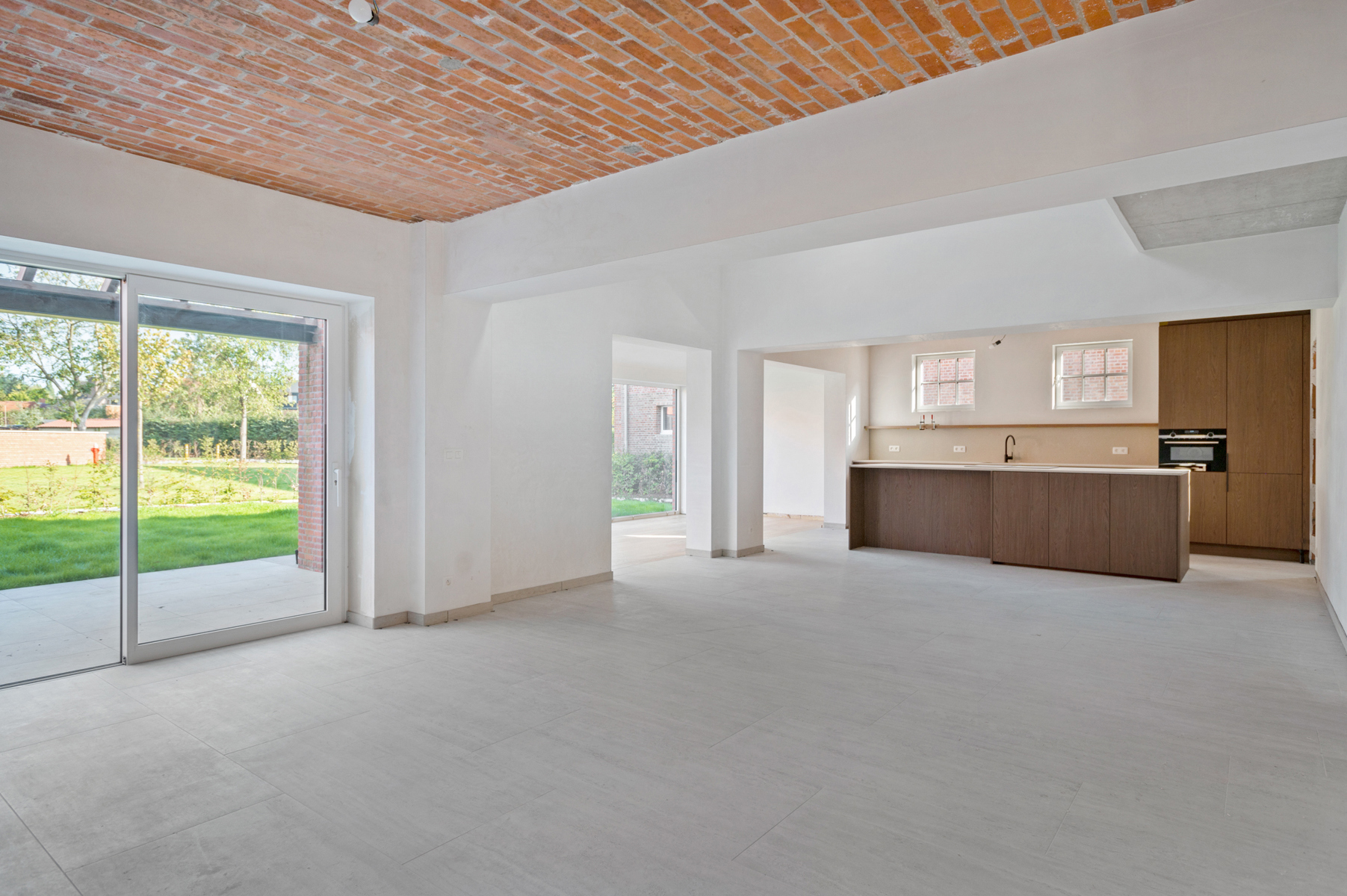 Prachtige totaalrenovatie - halfopen hoevewoning in woonerf. - foto 1