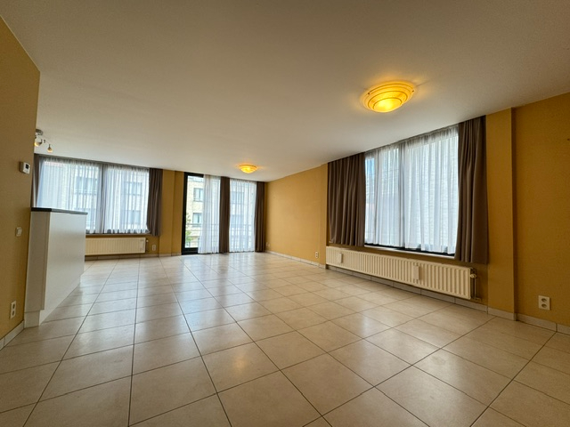 Zeer ruim 2 slpk appartement te huur in Westende dorp! - foto 2