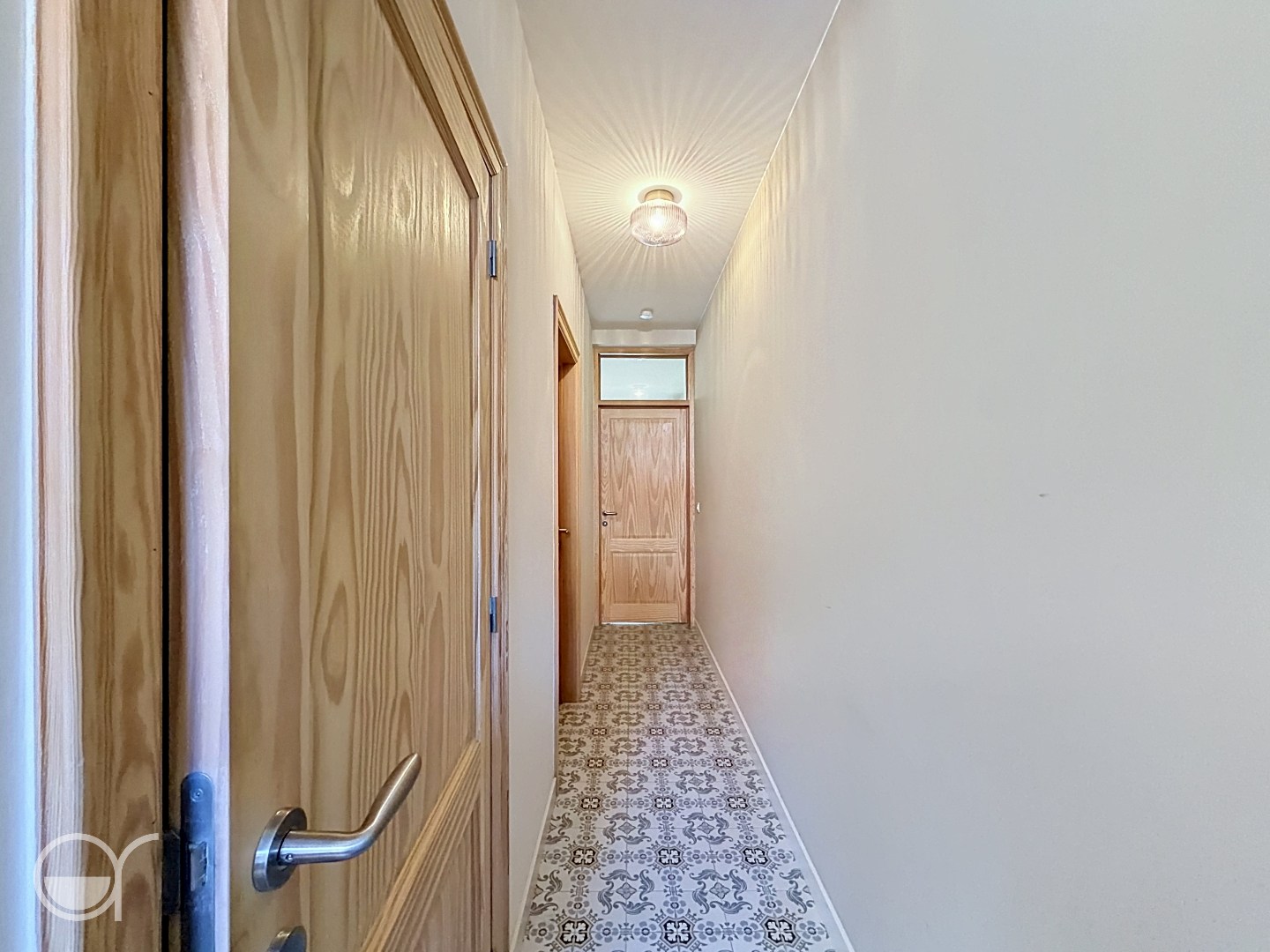 Mooie rijwoning gelegen aan rustige buurt - foto 3