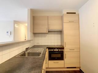 Bent u op zoek naar een aangename nieuwe thuis aan de kust? Dit uitstekend onderhouden appartement in Zeebrugge biedt de perfecte balans tussen...