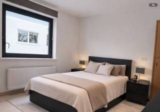 Instap klaar ruim en lichtrijk appartement met groot terras op toplocatie in Baasrode.In het centrum van Baasrode,op wandelafstand van...