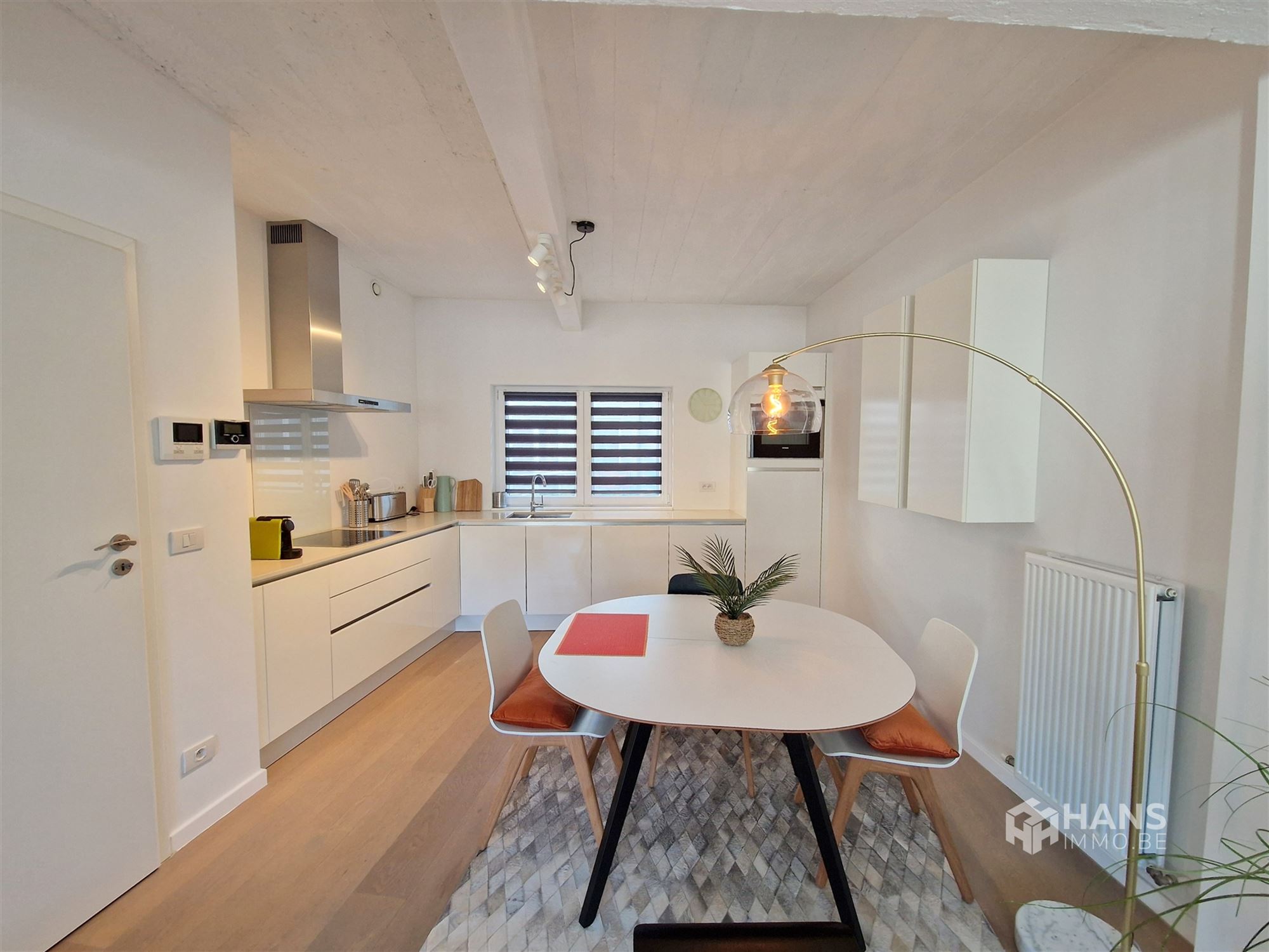 Centraal gelegen gemeubeld appartement ( 86 m²) met 2 slaapkamers, terras (5 m²) en autostaanplaats in Antwerpen (2000). - foto 5