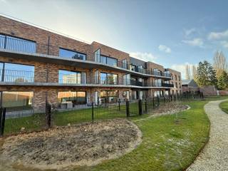 Praktisch ingerichte studio met privatieve tuin en terrasRustig gelegen in een privatief domein en toch vlakbijk alle faciliteiten en openbaar...