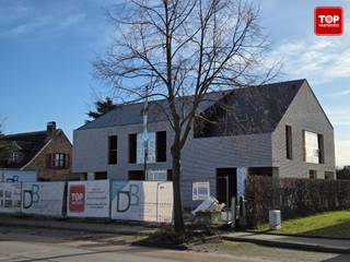 2 van de 3 LOTEN ZIJN REEDS VERKOCHT, NOG 1 HALFOPEN BEBOUWING TE KOOP.Exclusieve halfopen energiezuinige nieuwbouwwoning in afwerkingsfase. EPB AIn...