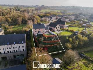 GEMBLOUX - At the end of a private, enclosed residential area, you'll find this spacious 4-fronted house with 197 m² of living space. It benefits...