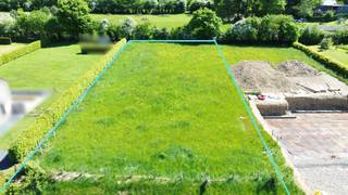 We Invest Malmedy presenteert u dit bouwgrondstuk van 1.434 m² in de zeer gewilde gemeente Jalhay. Op slechts enkele minuten van het dorpscentrum...