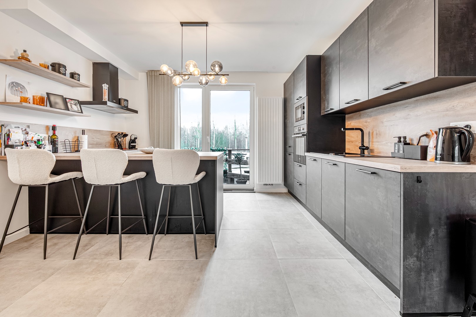 Compleet gerenoveerde woning met 2 terrassen op toplocatie! - foto 5