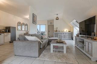 r&gt;Ben je op zoek naar een instapklaar appartement met 1 ruime slaapkamer en een garage in Sint-Niklaas? Gevonden!Indeling:- GLV:...