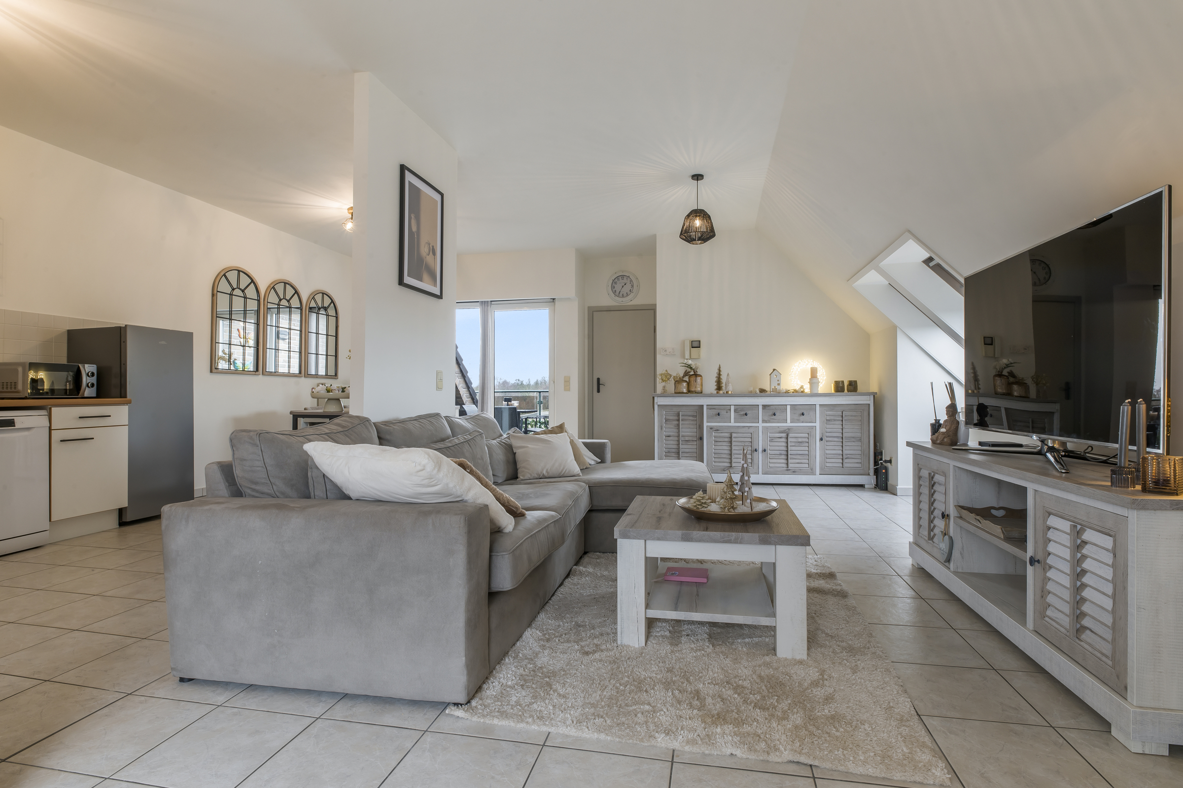 Goed gelegen 1 slaapkamer appartement met garage en terras! - foto 1