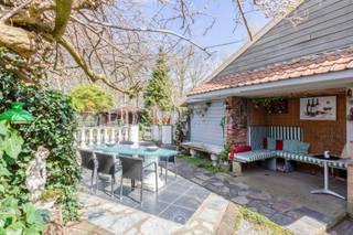 Deze halfopen bebouwing is gelegen in een rustige, groene omgeving aan de stadsrand van Sint-Niklaas en bevindt zich op een mooi perceel van 520...