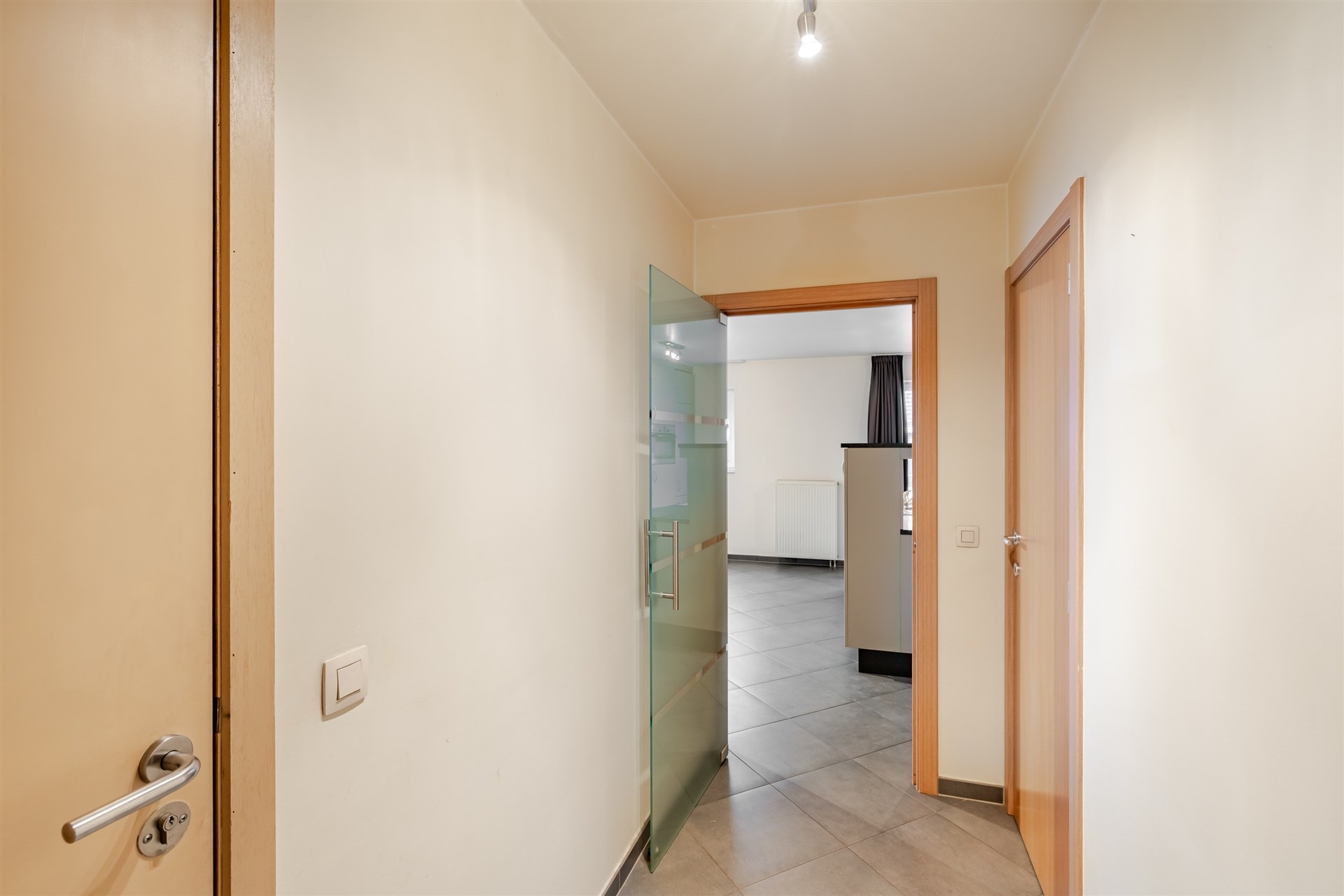 Ruim appartement met twee slaapkamers in het centrum van Aalst - foto 2