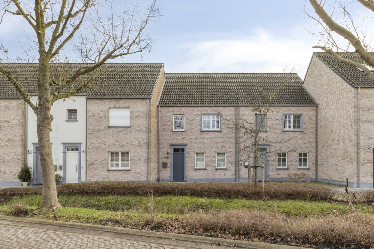 Maison familiale bien entretenue et située au calme dans le style d'un presbytère - photo 2