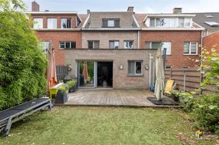 Ruime woning (200 m²) met 5 slaapkamers, 2 badkamers, garage en tuin (210 m²) in Kapellen. Het pand is gelegen in een groene woonwijk en bevindt zich...