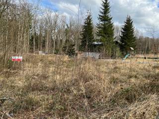Bouwgrond in een aantrekkelijke recreatiezone nabij Durbuy.De afbeelding met plan van een chalet is slechts een voorbeeld van wat kan gebouwd...