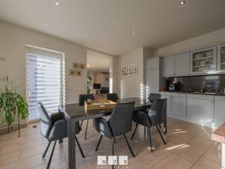 <strong>RUIM APPARTEMENT OP DE 2DE VERDIEPING MET 3 SLAAPKAMERS, 2 BADKAMERS, 2 TERRASSEN EN ONDERGRONDSE GARAGEBOX.</strong><br /><br /><strong>TROEVEN</strong><br />- Ruim appartement gelegen op de 2de verdieping.<br />- Royale woonkamer van ca. 80 m² met gashaard.<br />- 3 slaapkamers, waarvan 1 met dressing en ensuite badkamer.<br />- 2 badkamers, waarvan 1 voorzien van een ligbad en douchecabine.<br />- 2 terrassen met een gezamenlijke oppervlakte van ca. 31,69 m².<br />- Ondergrondse, afgesloten garagebox van ca. 26,04 m².<br /><br /><strong>VERDIEPING -1</strong><br />Ondergrondse, afgesloten garagebox (8,40 x 3,10 = 26,04m²): betonvloer.<br /><br /><strong>GELIJKVLOERS</strong><br />Gemeenschappelijke inkomhal.<br /><br /><strong>VERDIEPING +02</strong><br />- Inkomhal (2,29 x 5,44 = 12,50m²): tegelvloer.<br />- Toilet (1,18 x 2,31 = 2,73m²): wastafel, tegelvloer.<br />- Woonkamer (10,37 x 7,72 = 80,06m²): gashaard, tegelvloer.<br />- Terras 1 (3,00 x 5,58 = 16,74m²).<br />- Terras 2 ((4,70 x 2,76) + (1,86 x 1,03) = 14,95m²).<br />- Keuken (4,54 x 5,14 = 23,34m²): gasvuur, dampkap, lades, kolomkasten, oven, combi-oven en vaatwasser, tegelvloer.<br />- Berging (2,30 x 1,68 = 3,86m²): tegelvloer.<br />- Slaapkamer 1/bureau (4,05 x 3,45 = 13,97m²): tegelvloer.<br />- Slaapkamer 2 (4,06 x 3,90 = 15,83m²): laminaat.<br />- Dressing (1,98 x 3,21 = 6,36m²): laminaat.<br />- Ensuite badkamer (3,10 x 4,03 = 12,49m²): ligbad, douchecabine, wastafel en toilet, tegelvloer.<br />- Slaapkamer 3 (3,14 x 4,97 = 15,61m²): laminaat.<br />- Badkamer 2/wasplaats (3,00 x 2,75 = 8,25m²) – wasplaats, inloopdouche en technische voorzieningen, tegelvloer.<br /><br />Bekijkt u deze advertentie via een aanverwante vastgoedsite, surf dan zeker naar onze website www.N78vastgoed.be voor een uitgebreide beschrijving en foto's. Meer info: +32 (0)89 86 18 88 of info@N78vastgoed.be.