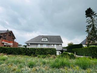 Handelspand met woonst te koopIndeling:kelder: volledig onderkelderd met garage(plaats voor 2 wagens)gelijkvloers: inkom,...