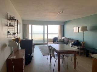 Geniet van een instapklare en ruime studio (53m²) met frontaal zeezicht.* Uitzonderlijk Ruimtegevoel: Maar liefst 53 m² totale oppervlakte (incl...