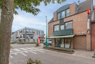 Al 40 jaar het hart van Vosselaar! Unieke handelszaak met woonst!EPC B l 530 m² l zonnepanelenGunstig gelegen in het centrum van Vosselaar met een...