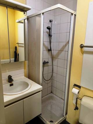 <h1>Top studio in a superb location, in the heart of Brussels, close to the Grand Place, Sablon, Botanique, Central Station, EU institutions, colleges and university.</h1>
<h1>This furnished studio of 23 m² with equipped kitchenette, separate shower room with toilet and washbasin offers every comfort.</h1>
<h1>When rented out, this studio generates a good rental income and, in the longer term, an increase in the value of property in central Brussels.</h1>