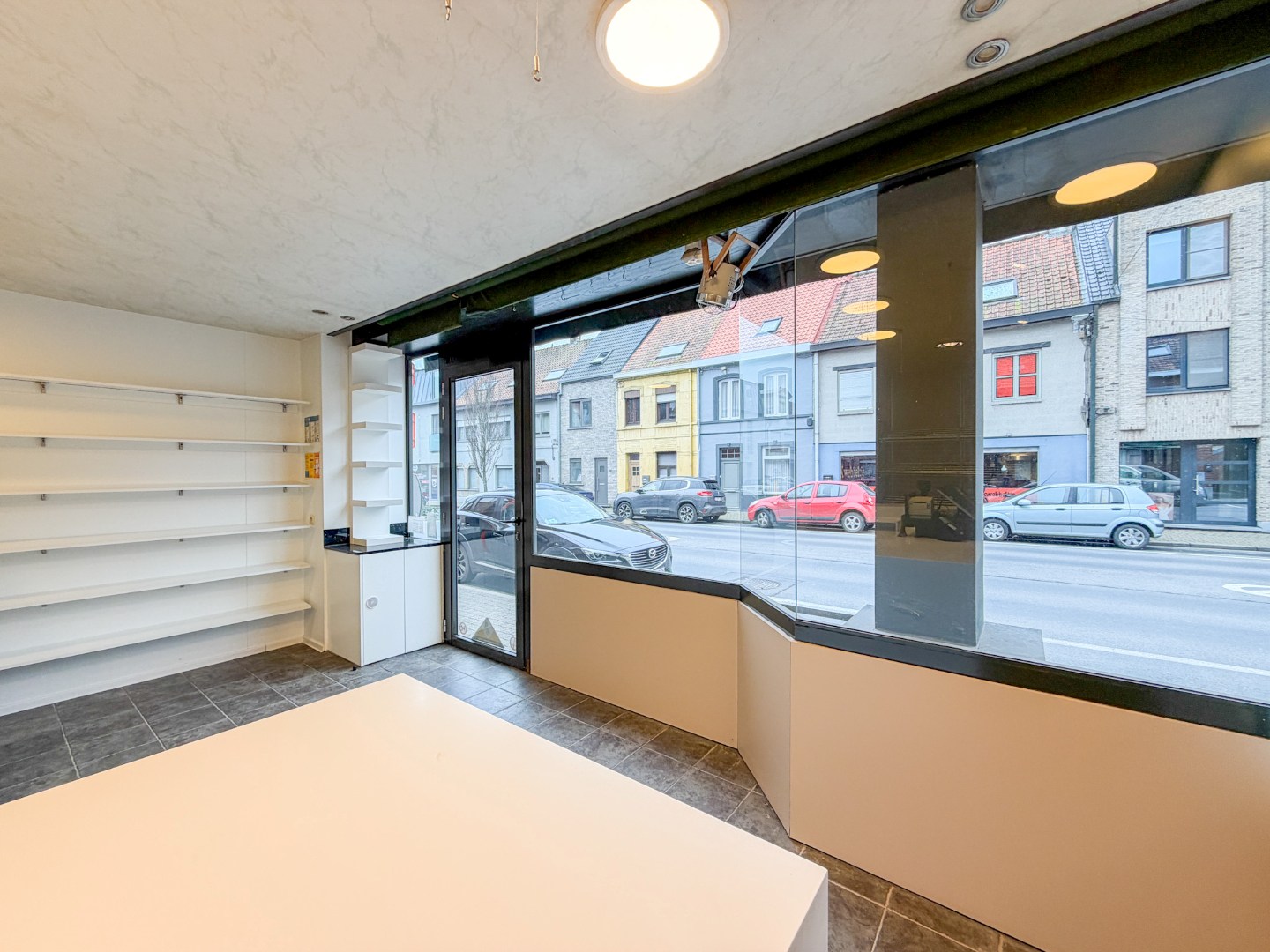 Handelspand bestaande uit winkel met woning, productieatelier en groot magazijn, Torhout - foto 4