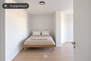 <p><span>GENT CENTRUM - Instapklare gerenoveerde studio tussen het Sint-Pietersstation en Gent-Centrum.</span></p><p><span> </span></p><p><span>Gelegen op de eerste verdieping van dit herenhuis, treffen we deze volledig instapklare, gerenoveerde studio nabij het Station van Gent-Sint-Pieters.</span></p><p><span>Ideaal als starters- of investeringseigendom met een vlotte verbinding naar de binnenstad, studentencampussen en invalswegen.</span></p><p><span> </span></p><p><span>De belangrijkste troeven in een notendop: </span></p><ul><li><span>Centrale ligging in Gent met vlotte bereikbaarheid </span></li><li><span>Volledig gerenoveerd met nieuwe keuken en douche</span></li><li><span>Keuken met alle comfort</span></li><li><span>Op wandelafstand van het Gent-Sint-Pietersstation en het Citadelpark</span></li><li><span>Ideaal geschikt als investering of eigen bewoning</span></li><li><span>Inclusief kelderberging</span></li><li><span>Gunstig EPC B en elektriciteit conform</span></li><li><span>Nabij invalswegen, openbaar vervoer en scholen</span></li></ul><p><span> </span></p><p><span>Indeling:</span></p><p><span>Inkomhal, keuken (frigo, kookplaat, vaatwasmachine, dampkap) met aansluitend de douche, open leefruimte met mogelijkheid tot aparte slaaphoek, </span></p><p><span> </span></p><p><span>Belangrijk</span><span>:</span></p><p><span>Richtprijs: 269.000 EURO (inclusief kelderberging)</span></p><p><span>Prijs exclusief aandeel in basisakte</span></p><p><span>EPC: 162 kWh/m² jaar</span></p><p><span> </span></p><p><span>Interesse? Neem contact op met Axel Lenaerts makelaars voor meer info of een bezoek ter plaatse via </span><span>09 245 24 24</span><span> of zoe@axellenaerts.be</span></p><p><span> </span></p>