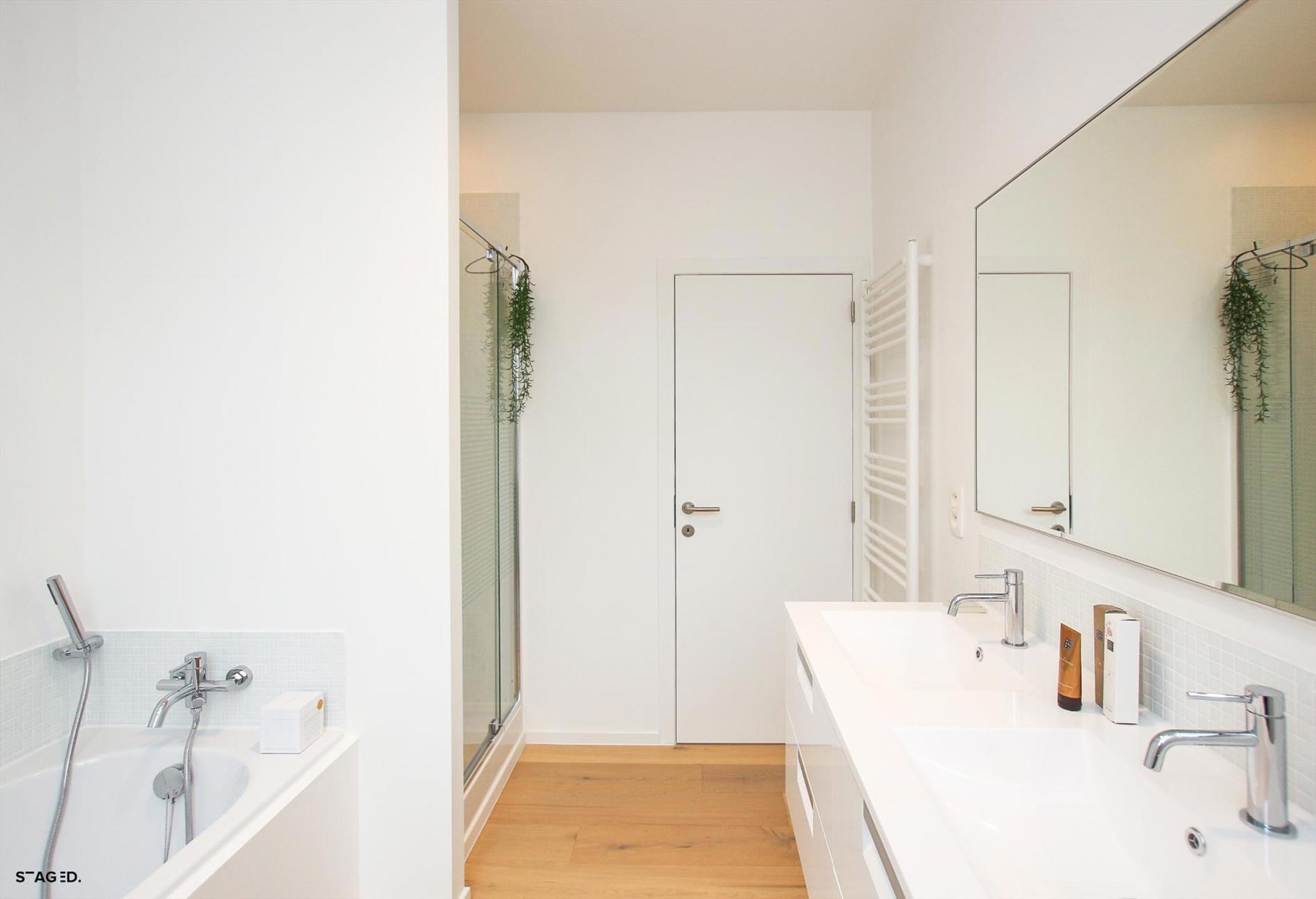 Woning met 3 slaapkamers en terras - foto 4