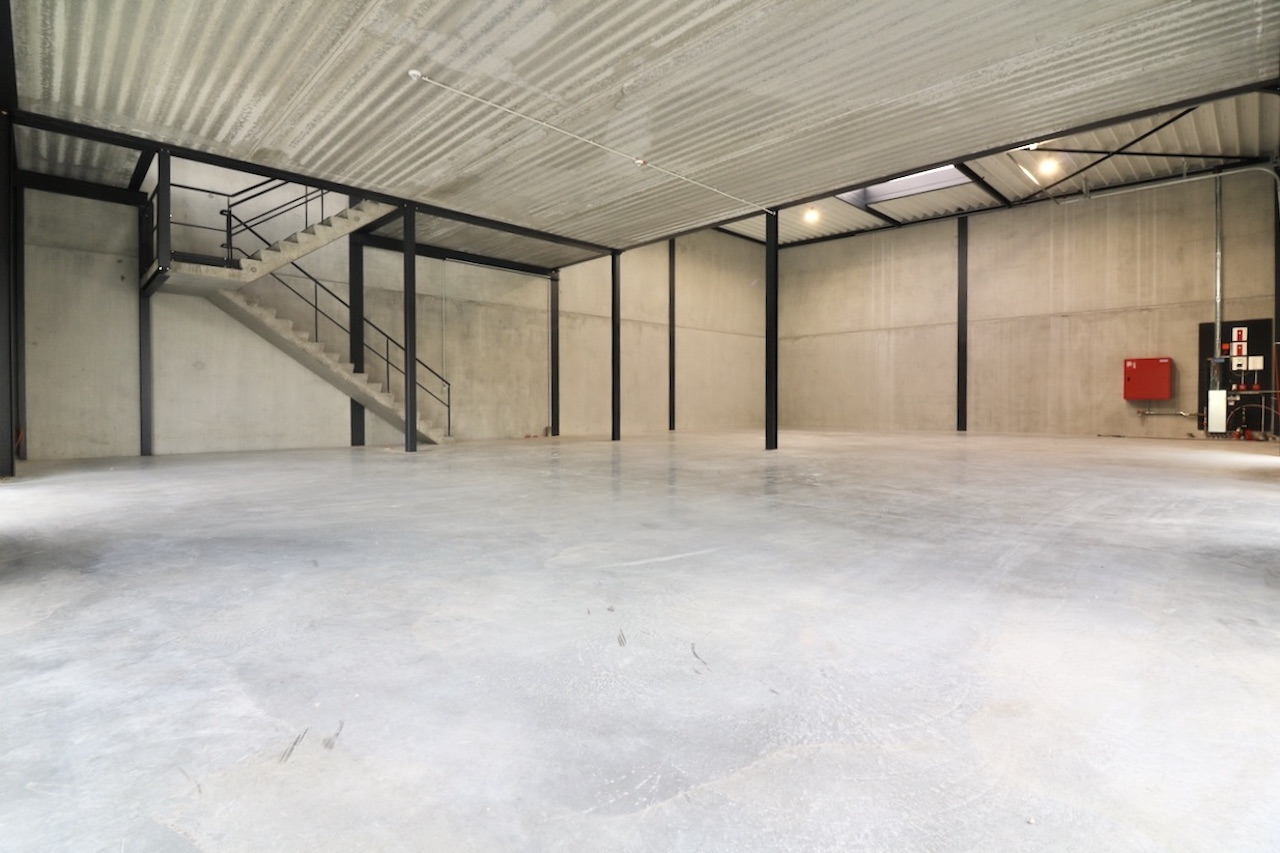 Nieuwbouw bedrijfsgebouw met verdieping van 400 m2 en 1 privatieve parkeerplaats voor 1.800 EUR/mnd excl BTW - foto 5