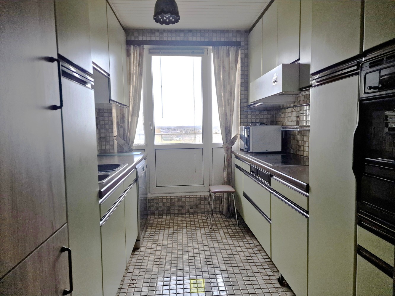 Ruim lichtrijk appartement op 12de verdieping - 4 slaapkamers! - foto 5